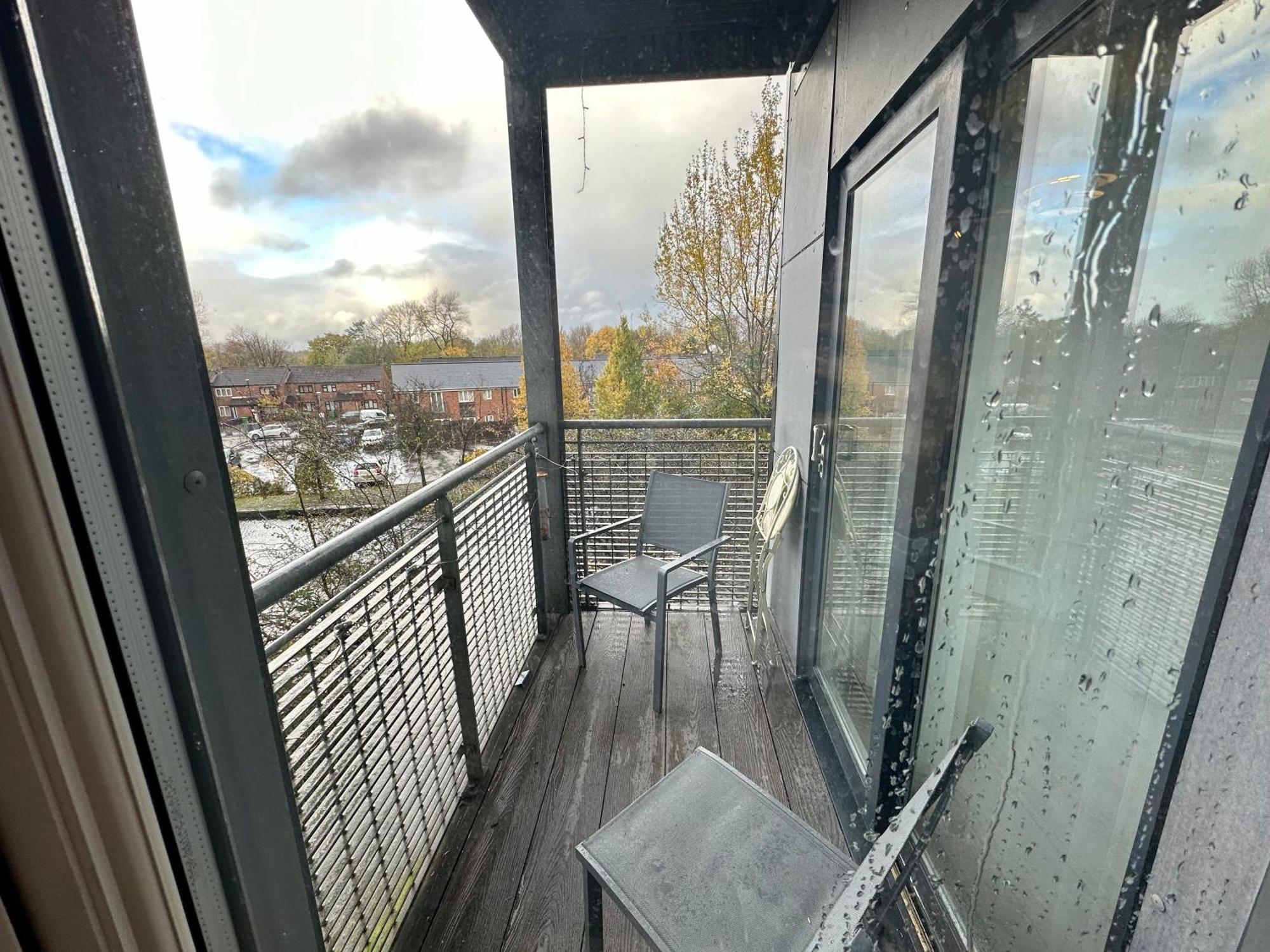 Etihad Fc 2Br Apartment With Water View 맨체스터 외부 사진